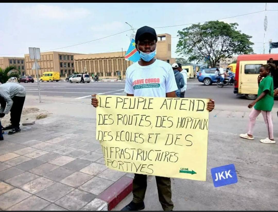 Partenariat RDC - Clubs européens : des jeunes dans la rue pour exprimer leur colère 4 IMG 20250719 WA0002
