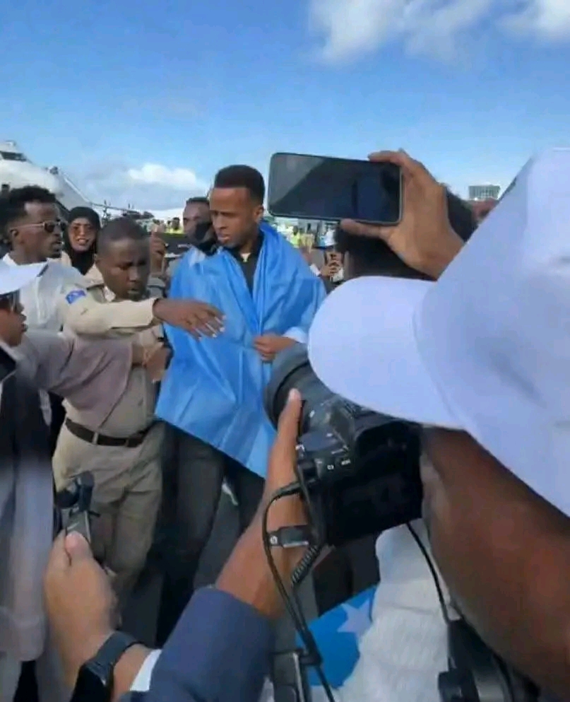 Somalie : l’arbitre Omar Abdulkadir Artan accueilli en héros ! 1 IMG 20260610 WA0029