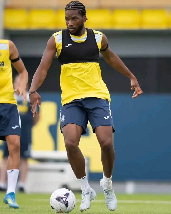 Pré-saison : Willy Kambwala retrouve les terrains avec Villarreal ! 3 IMG 20260719 WA0024